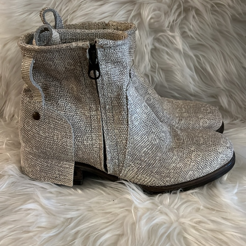 Ugg Stella bootie
